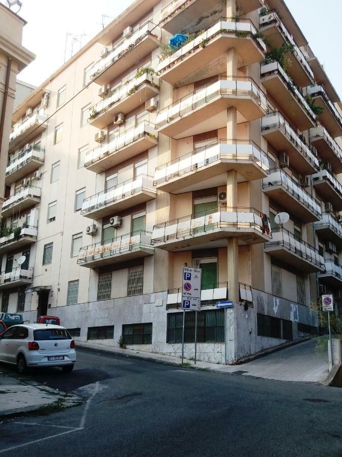 Appartamento Signorile Ambienti Sanificati Мессина Экстерьер фото